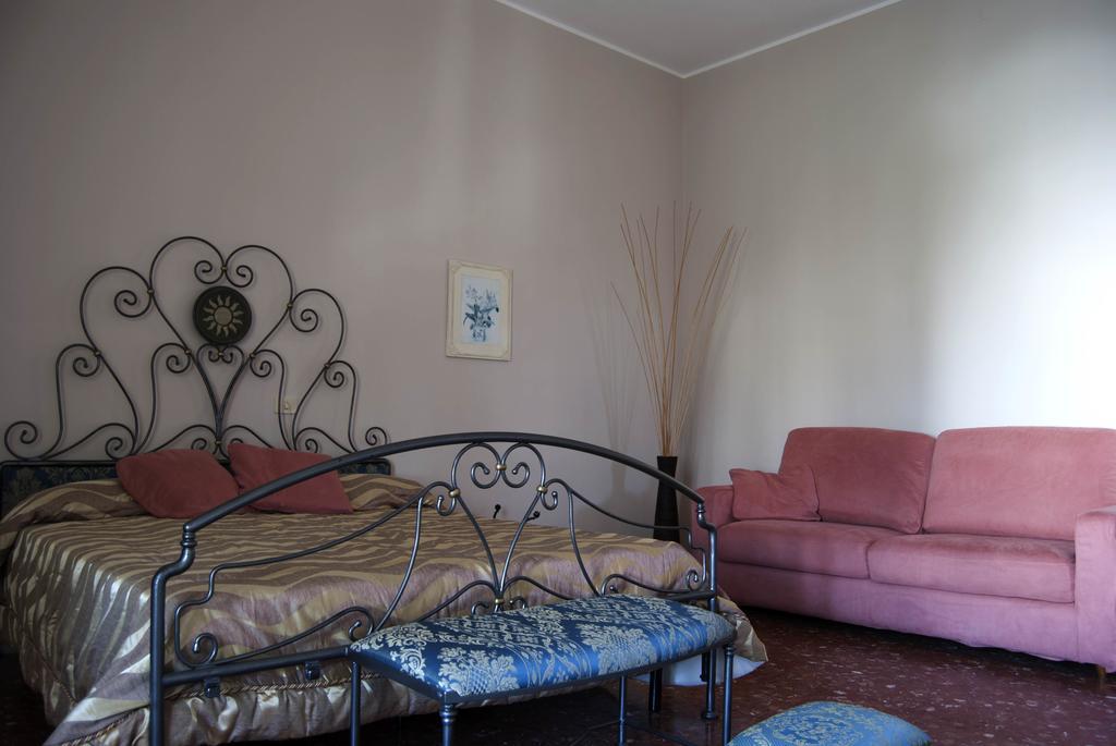 B&B Coste Del Salentoサン・ピエトロ・ヴェルノーティコ 部屋 写真